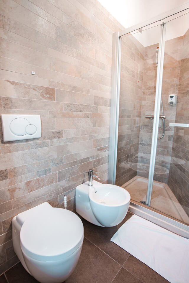 bathroom single room