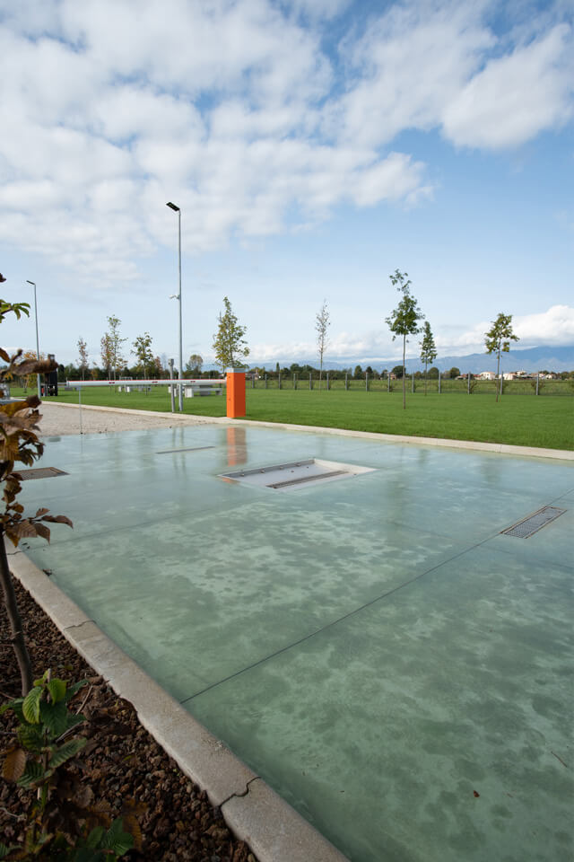 BELADUNG/ENTLADUNG water